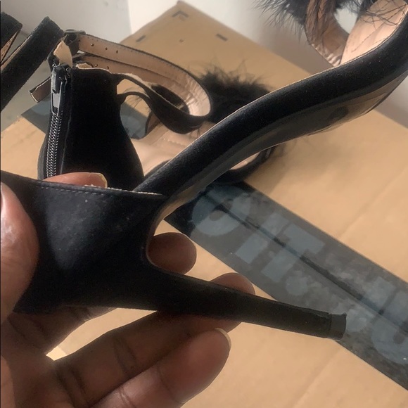 Heels - Picture 4 of 4